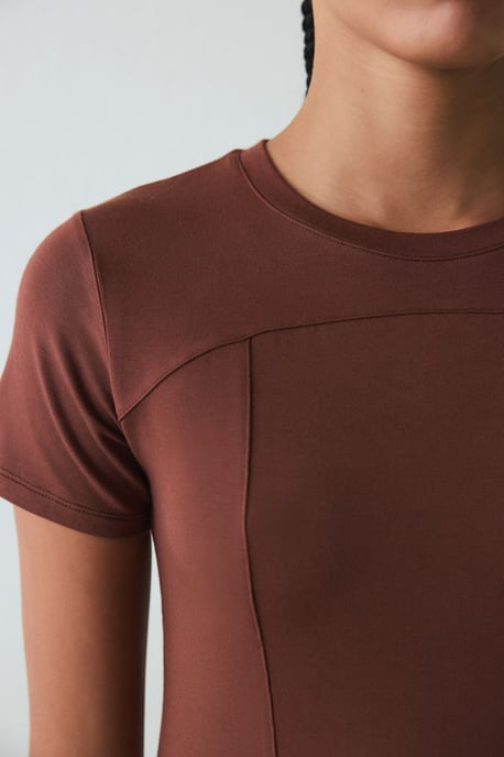 Damen Slim-Fit Modal Rundhals-T-Shirt - Image 4