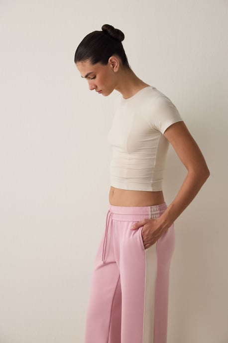 Damen Slim-Fit Modal Rundhals-T-Shirt - Image 5