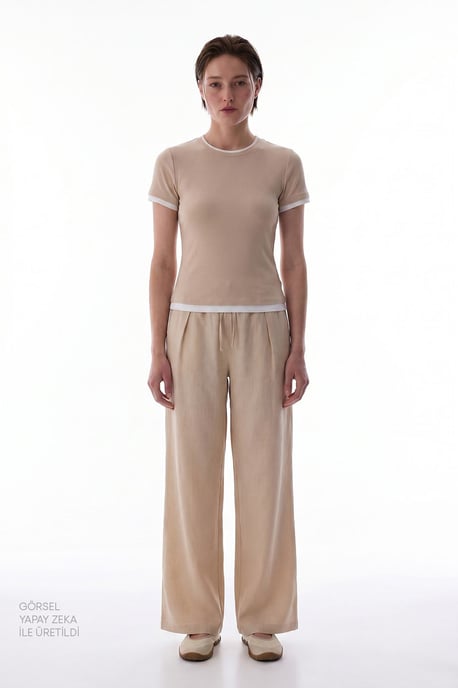 Damen T-Shirt mit normaler Passform und Rundhalsausschnitt - Image 2