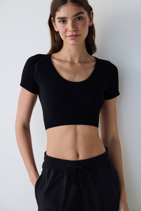 Kurzes Strick-Bodysuit mit U-Ausschnitt - Image 2