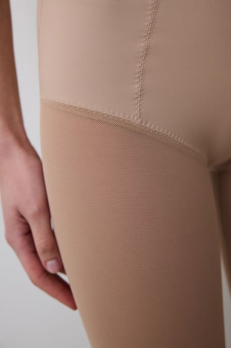 Hochtaillierte Mesh Shapewear-Shorts - Image 3