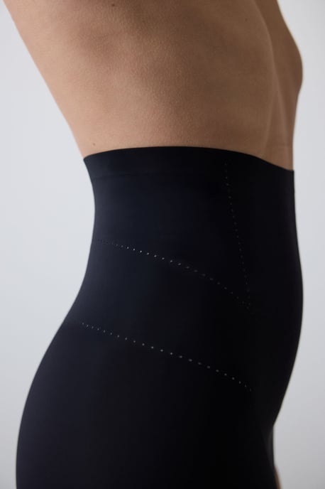 Hochtaillierte Strapless Formshorts - Image 2
