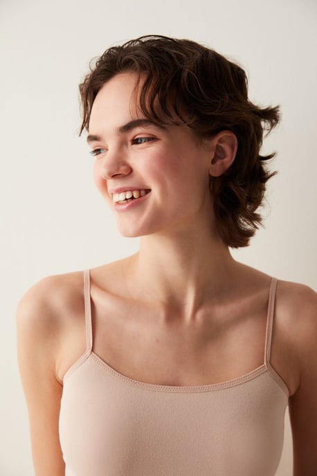 Figurbetontes gestricktes Tanktop - Image 2
