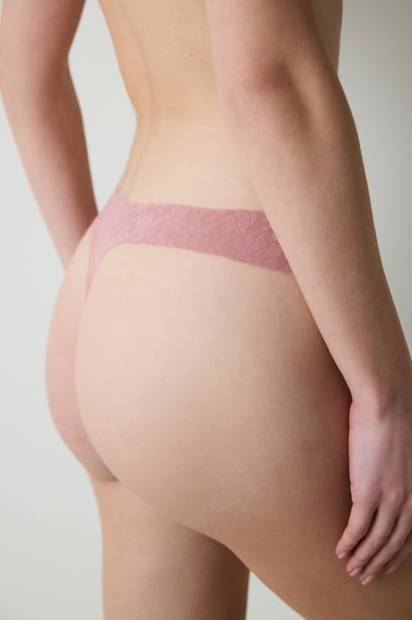 Luftige Spitzen-String-Höschen mit niedriger Taille - Image 2