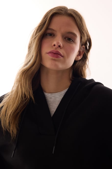 Oversized V-Neck Strick-Hoodie - Image 3