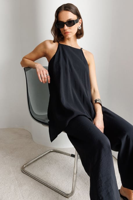 Weit geschnittener Halter-Jumpsuit - Image 4