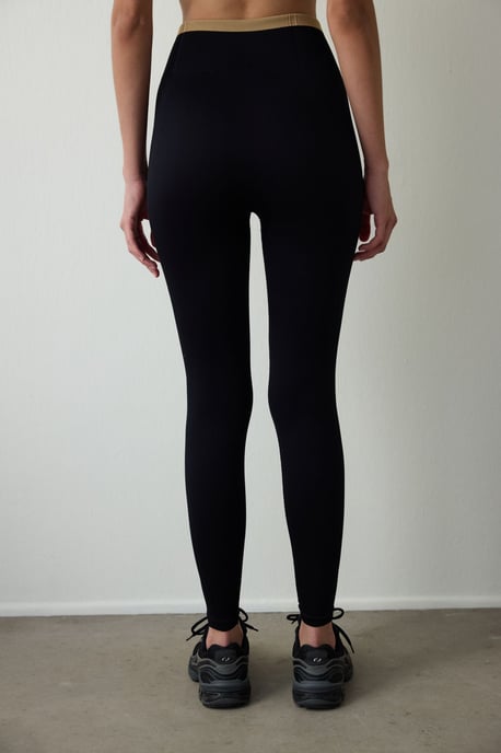 Knöchellange Slim Fit Leggings - Image 3