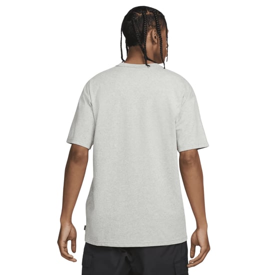 Nike Sportswear Premium Essentials Graues T-shirt - Image 3