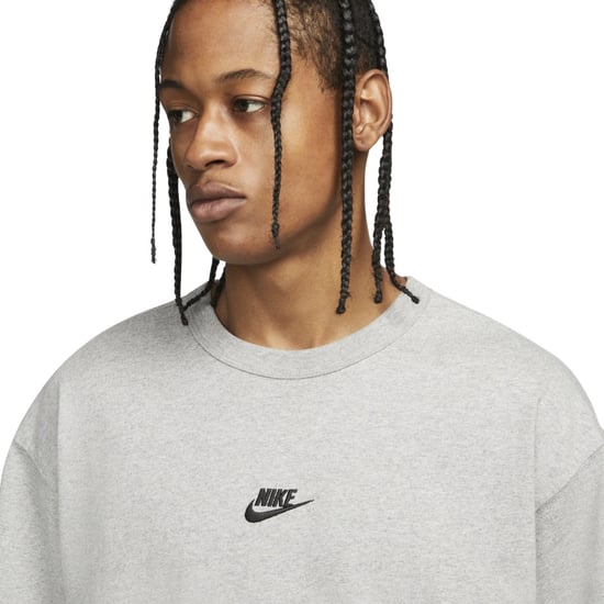 Nike Sportswear Premium Essentials Graues T-shirt - Image 4
