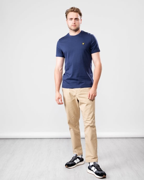 Lyle & Scott Einfarbiges T-Shirt in Marineblau - Image 5