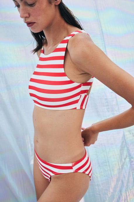 Gestreifte Mid-Waist Bikini-Höschen - Image 2