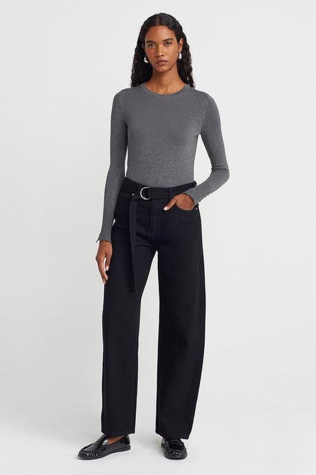 Rippstrick Rundhals Slim Fit Pullover - Image 4