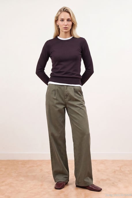 Rippstrick Rundhals Slim Fit Pullover - Image 4
