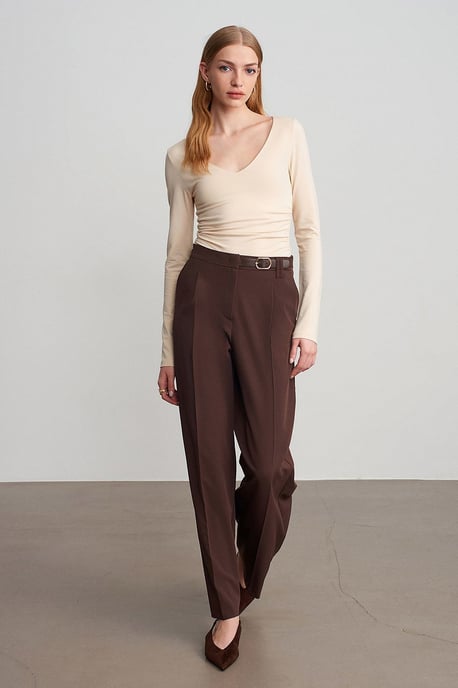 Schmale Passform V-Ausschnitt Strickbluse - Image 4