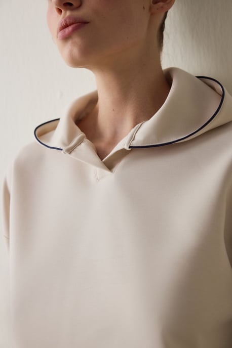 Damen Midi Sweatshirt mit halbem Reißverschluss und Kapuze - Image 3
