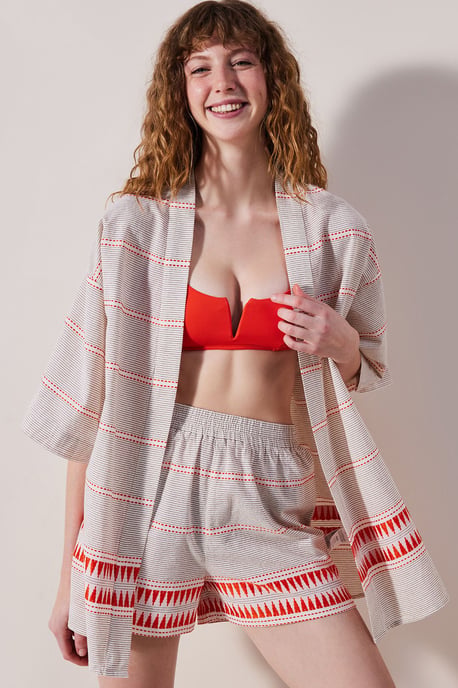 Gestreifte Übergroße Mini-Shorts - Image 6