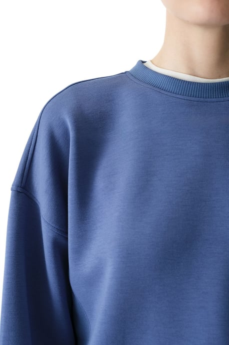 Übergroßes Gestricktes Sweatshirt mit Rundhalsausschnitt - Image 4