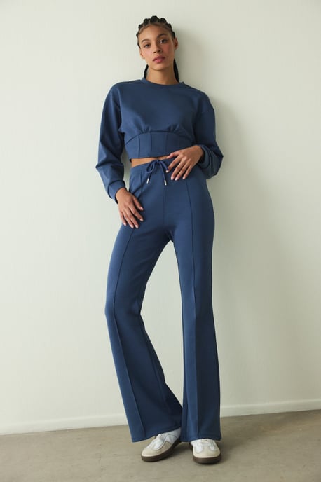 Damen Kurzes Crew-Neck Sweatshirt - Image 6
