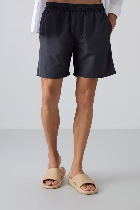 Herren Einteiler mit Shorts zum Hineinschlüpfen - Image 2