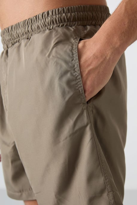 Herren Einteiler mit Shorts zum Hineinschlüpfen - Image 4