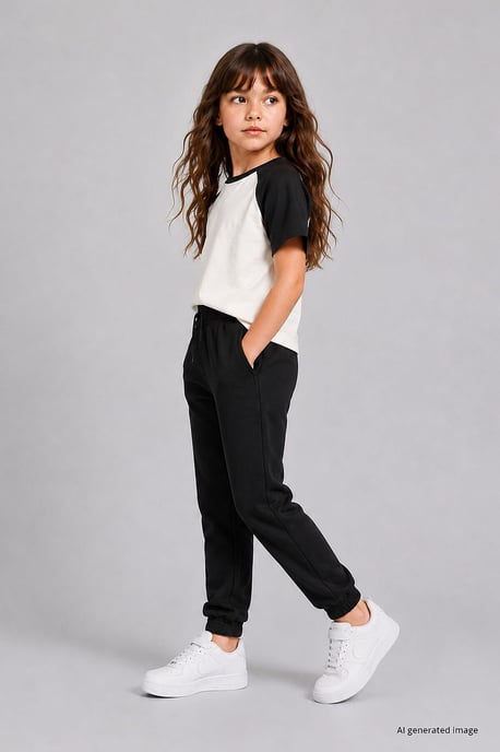 Jugend Unisex Tapered Sweatpants - Image 1