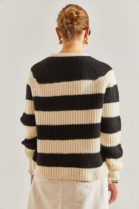 Gestreifter Strickcardigan mit Knopfverschluss - Image 2