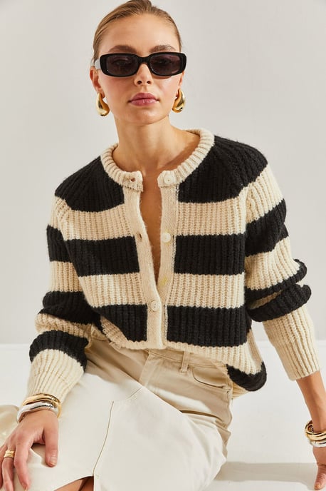 Gestreifter Strickcardigan mit Knopfverschluss - Image 5