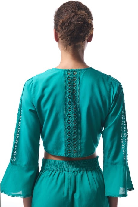 Crop-Bluse mit Bindeband vorne - Image 2