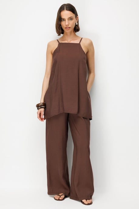 Weit geschnittener Halter-Jumpsuit - Image 3
