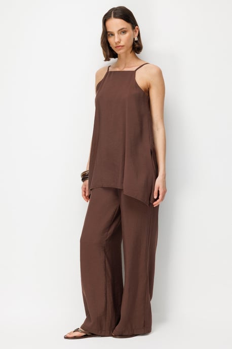Weit geschnittener Halter-Jumpsuit - Image 4