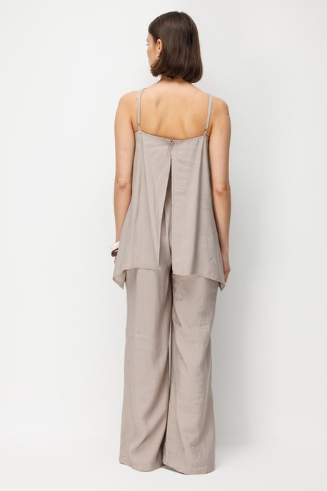Weit geschnittener Halter-Jumpsuit - Image 5