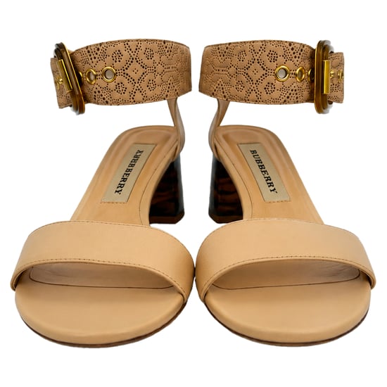 Burberry Sandalen mit Knöchelriemen und Blockabsatz aus beigem Leder - Image 2