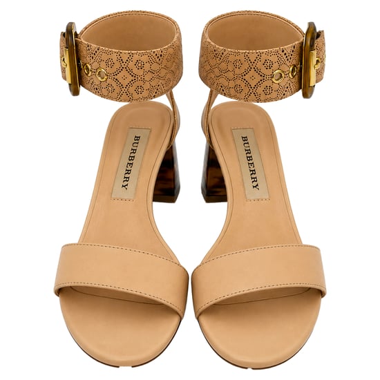 Burberry Sandalen mit Knöchelriemen und Blockabsatz aus beigem Leder - Image 3