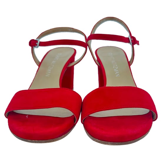 Stuart Weitzman Sandalen mit Knöchelriemen und Absatz aus rotem Wildleder - Image 2