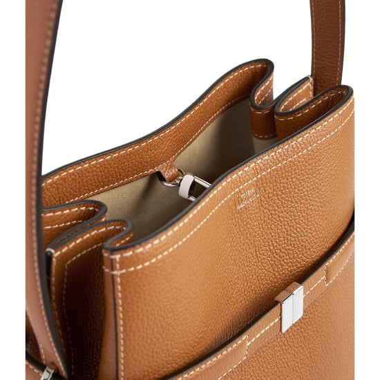 Toteme Bucket Bag aus Leder - Image 4