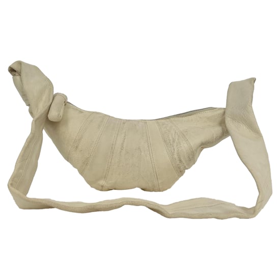 Lemaire Kleine Croissant-Umhängetasche aus cremefarbenem Lammleder - Image 5