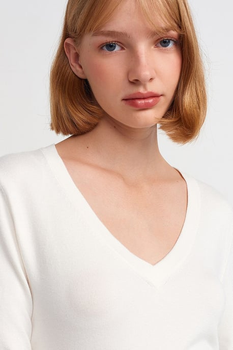 Damen V-Ausschnitt Strickpullover mit seitlichem Schlitz - Image 4