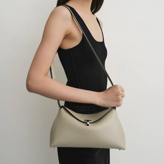 TOTEME T-Lock Clutch aus Leder - Image 4