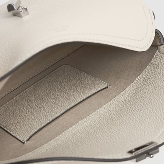 TOTEME T-Lock Clutch aus Leder - Image 4