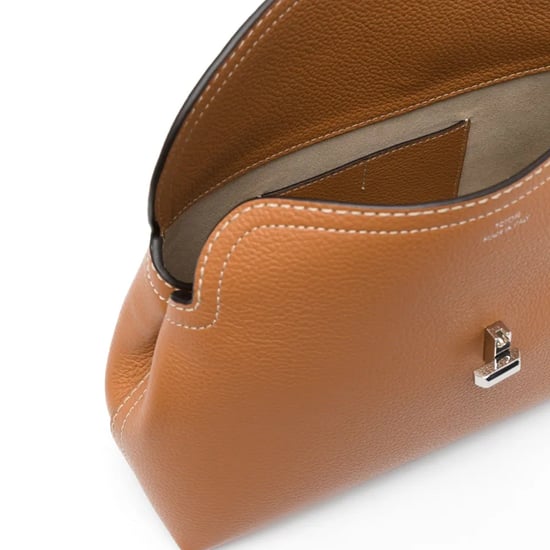 Toteme T-Lock Clutch aus genarbtem Leder - Image 4