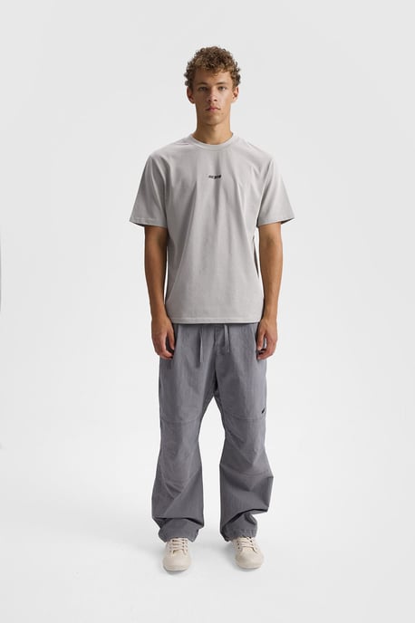 Lässig geschnittenes T-Shirt mit Logo-Print und Rundhalsausschnitt - Image 2