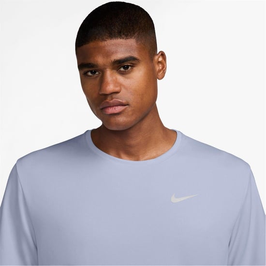 Nike - "Miler" T-Shirt für Herren, Reflektierende Details (Gespenst) - Image 3