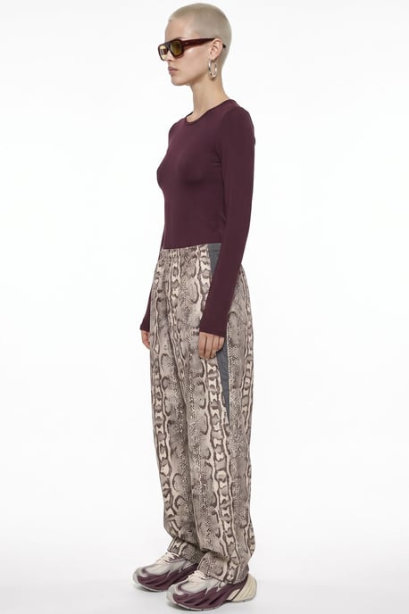 Slim Fit Rundhals Langarmbluse - Image 2