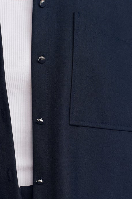 Übergroßes Crepe-Button-Front-Hemd - Image 4
