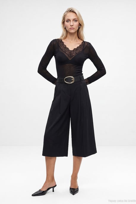 Damen maßgeschneiderte Pull-On Shorts - Image 3