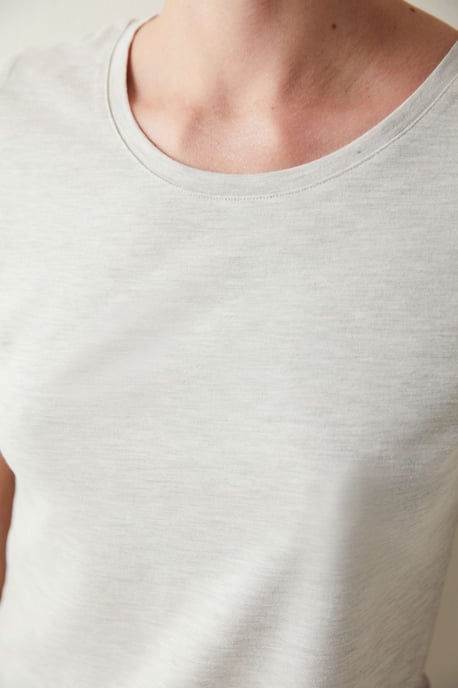 Warmes Gefühl Basic T-Shirt - Image 4