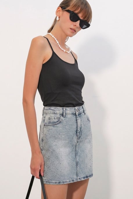 Big Dart Hochtaillierter Minirock aus Denim mit Polka-Dots - Hellblau - Image 3