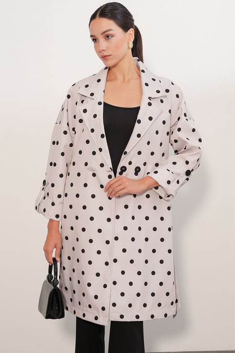 Gürteltrenchcoat mit doppelter Knopfleiste - Image 4