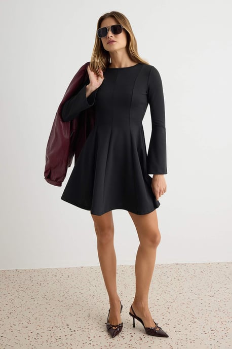 TRENDYOLMİLLA Damen Schwarz Einfarbig Kurz / Mini Lang Skater Kleider - Image 1
