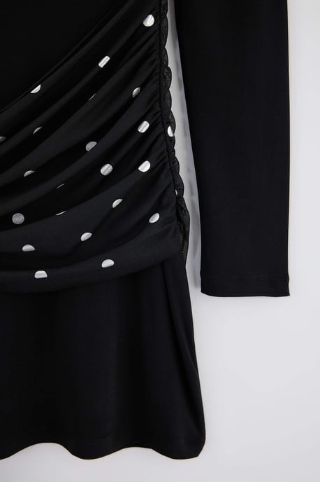 TRENDYOLMİLLA Damen Schwarz Einfarbig Kurz / Mini Lang Bodycon Kleider - Image 4